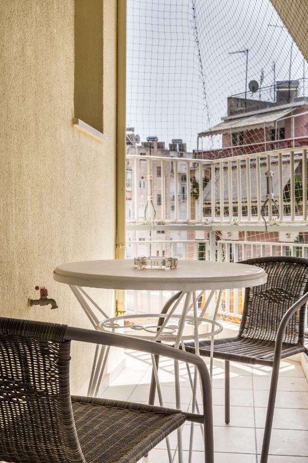 Classy 2 Bedroom Apartment Near Acropolis & Metro Athens Luaran gambar