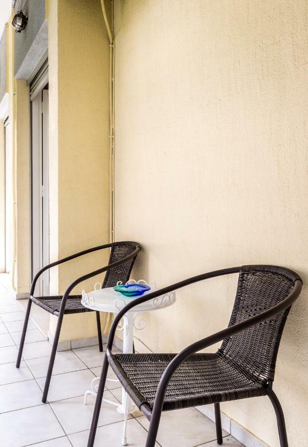 Classy 2 Bedroom Apartment Near Acropolis & Metro Athens Luaran gambar