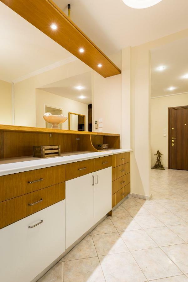 Classy 2 Bedroom Apartment Near Acropolis & Metro Athens Luaran gambar